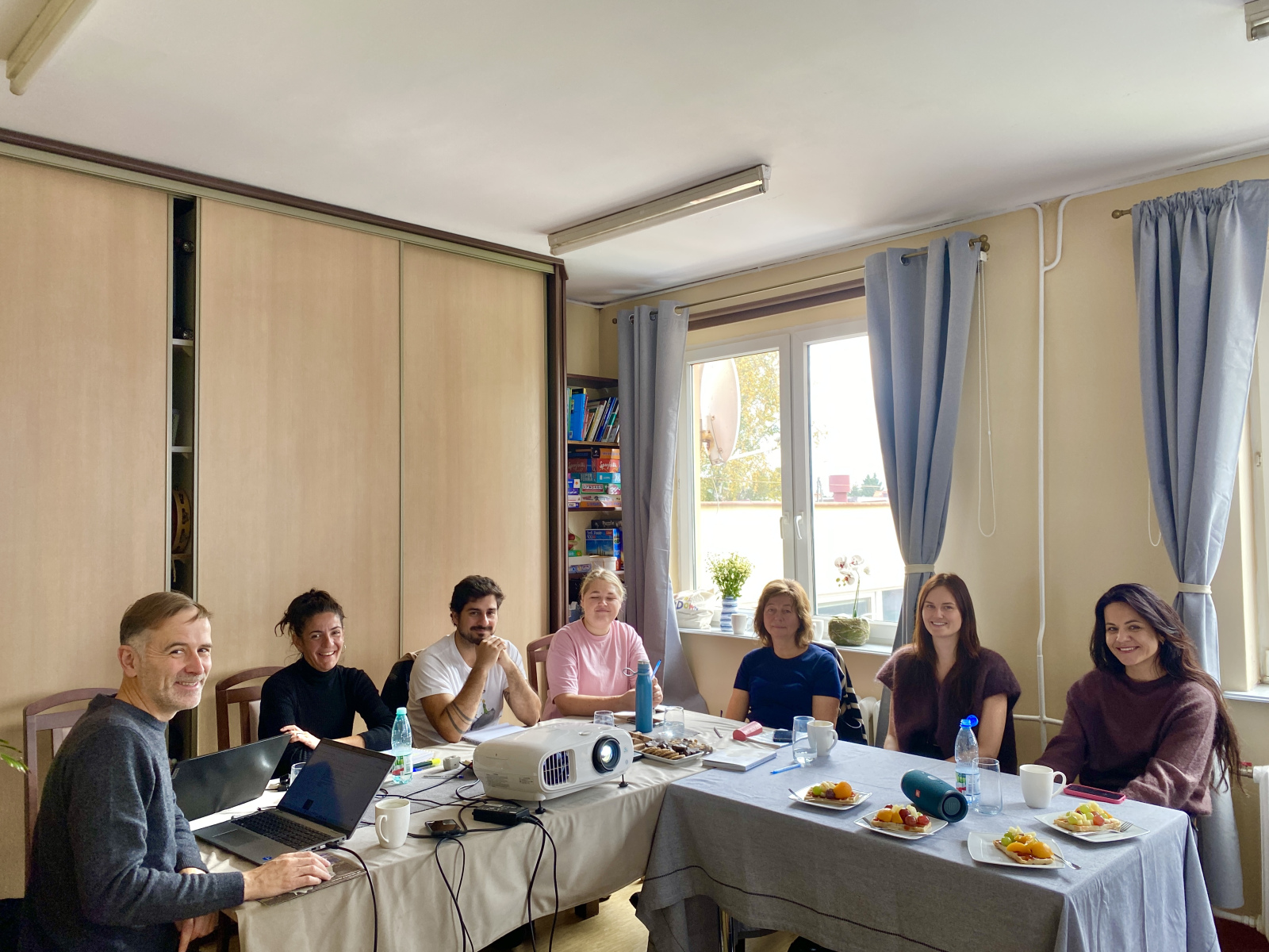 Projekt GUIDE (Growing Up Independently with Dignity and Education) rozpoczęty Edukacja Dorosłych – Akcja KA220-ADU